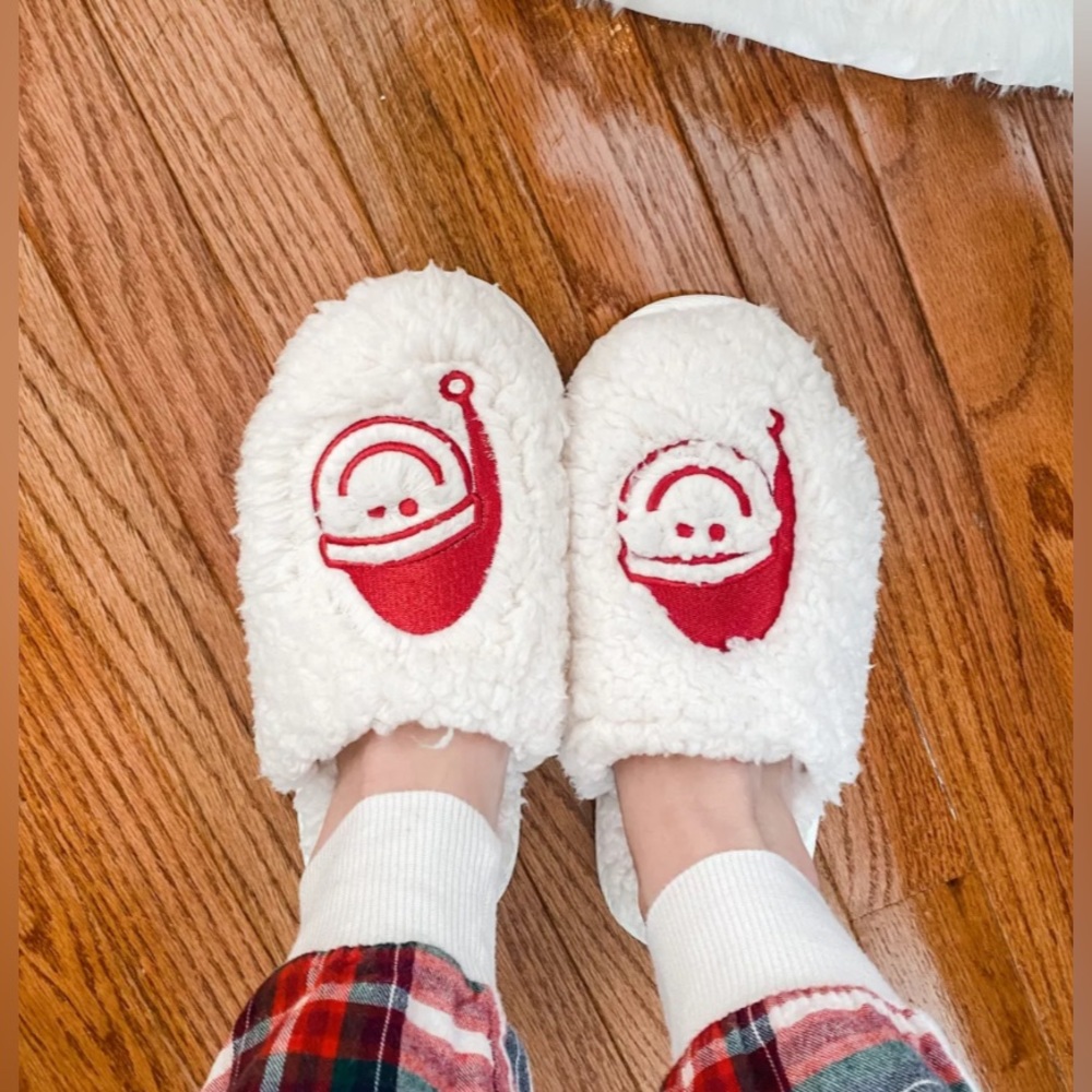 Santa Happy Face Comfy Slippers